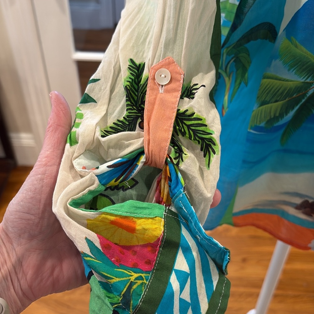 Lucky & Coco Women’s Vibrant Multi-Color Tropical Print Shirt. Size L. - Picture 5 of 11